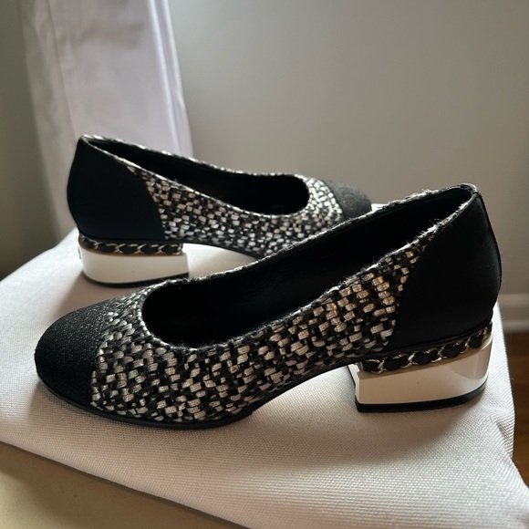 Chanel tweed block heel pumps - Picture 2 of 14